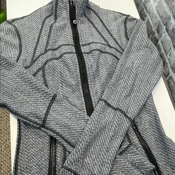 Lululemon zip up Gray‎ Jacket - Picture 9 of 11